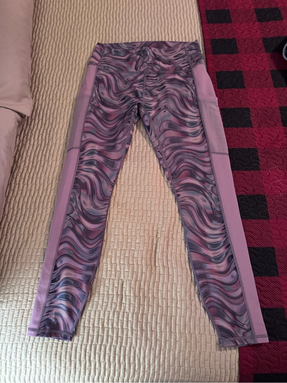 Pink Swirl Athletic Leggings with Side Panels size large NWT